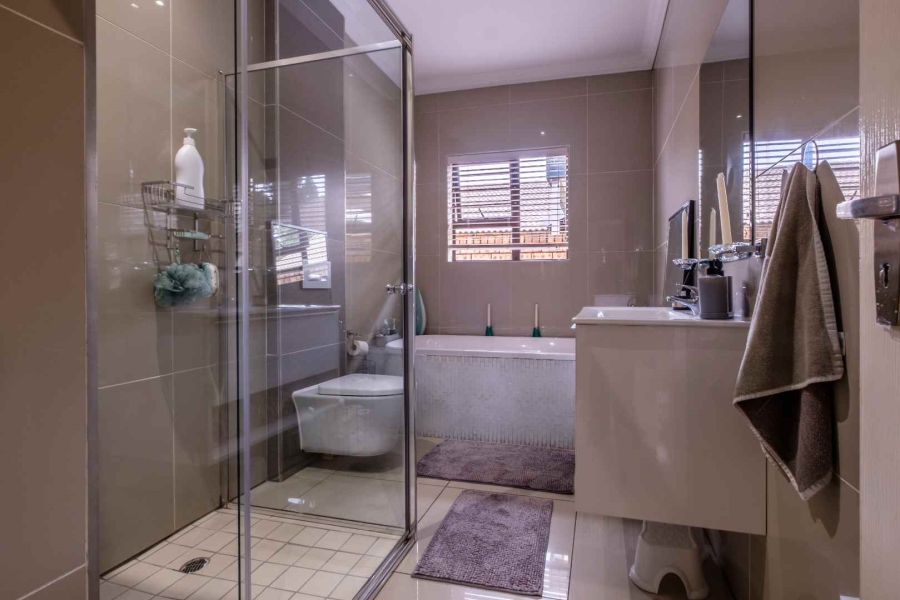 4 Bedroom Property for Sale in Brackenhurst Gauteng