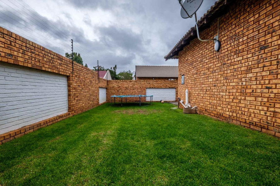 4 Bedroom Property for Sale in Brackenhurst Gauteng