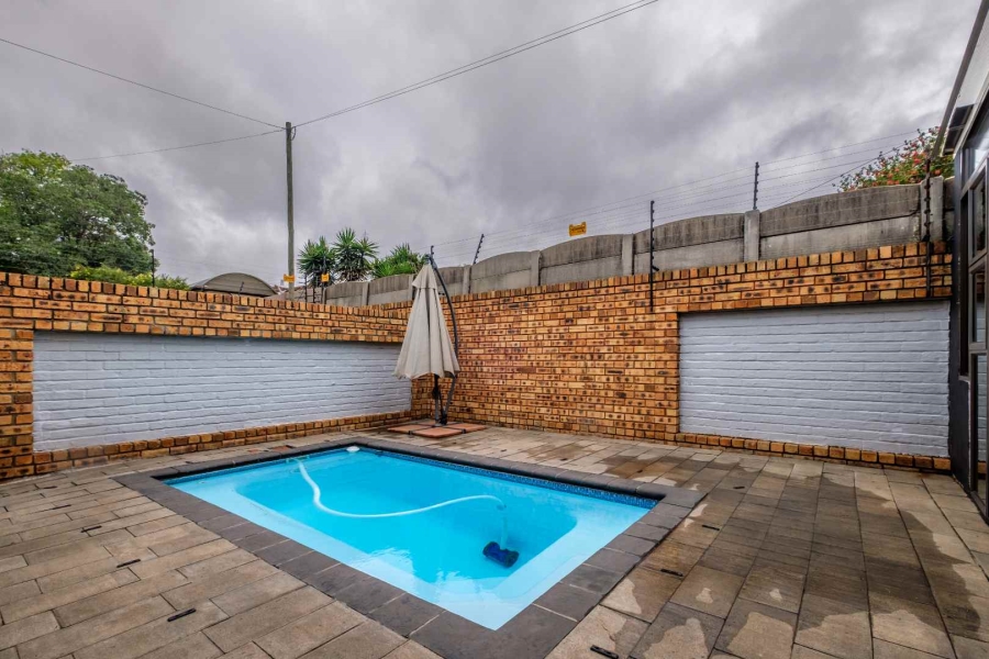 4 Bedroom Property for Sale in Brackenhurst Gauteng