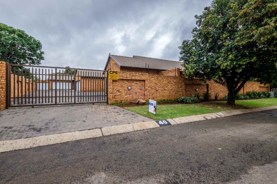 4 Bedroom Property for Sale in Brackenhurst Gauteng