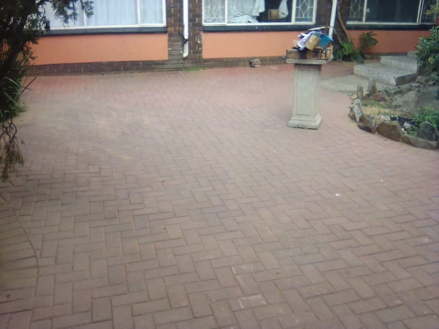 4 Bedroom Property for Sale in Tulisa Park Gauteng