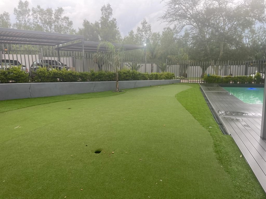 2 Bedroom Property for Sale in Sunninghill Gauteng