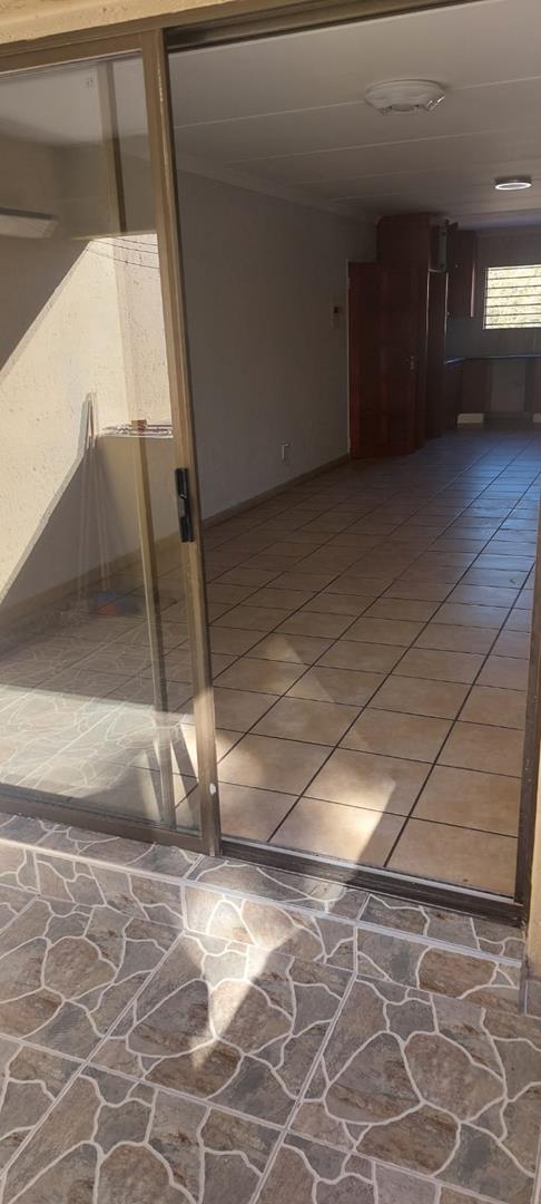 2 Bedroom Property for Sale in Sunninghill Gauteng