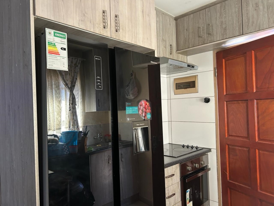 2 Bedroom Property for Sale in Clayville Gauteng