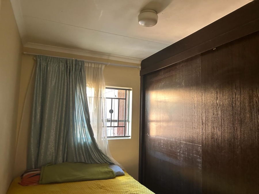2 Bedroom Property for Sale in Clayville Gauteng