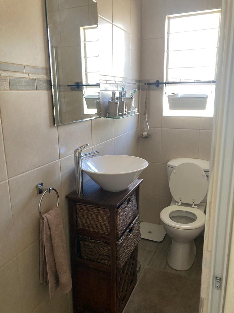 2 Bedroom Property for Sale in Verwoerdpark Gauteng