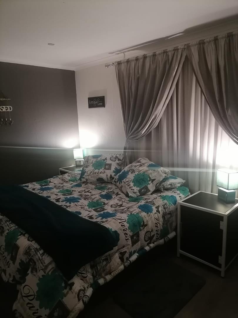 2 Bedroom Property for Sale in Verwoerdpark Gauteng