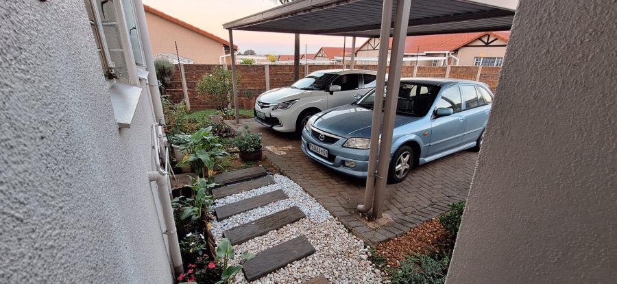 2 Bedroom Property for Sale in Meyersdal Gauteng