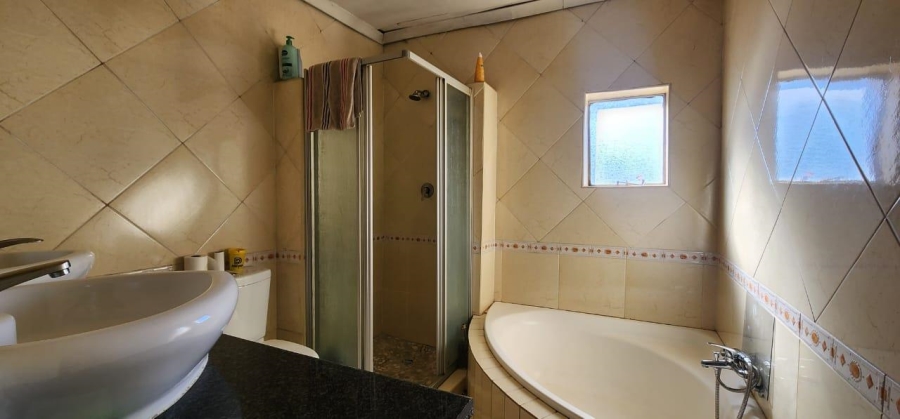 5 Bedroom Property for Sale in Eldorado Park Gauteng
