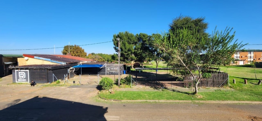 5 Bedroom Property for Sale in Eldorado Park Gauteng