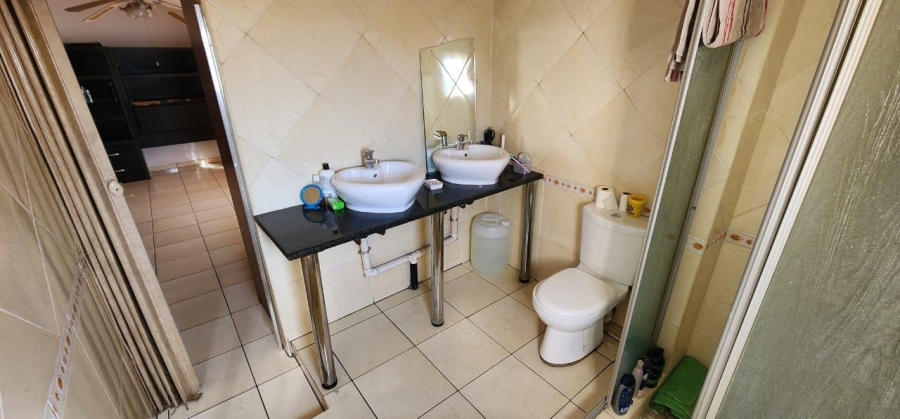 5 Bedroom Property for Sale in Eldorado Park Gauteng