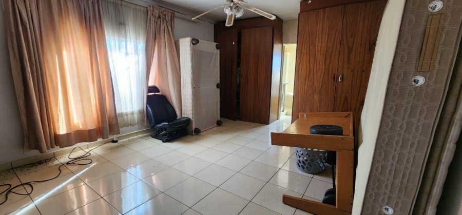 5 Bedroom Property for Sale in Eldorado Park Gauteng