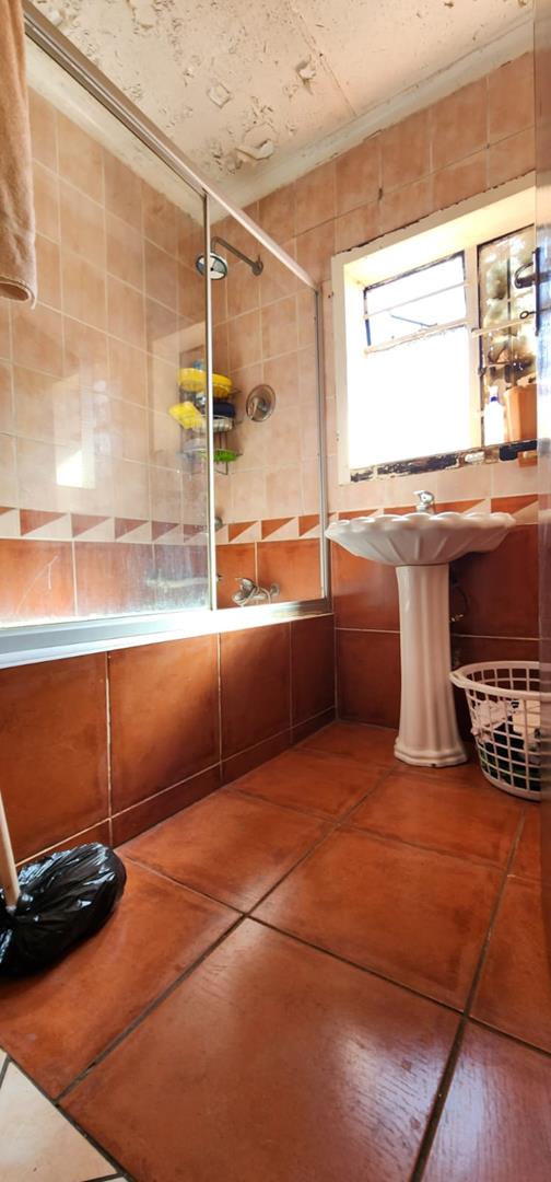 5 Bedroom Property for Sale in Eldorado Park Gauteng