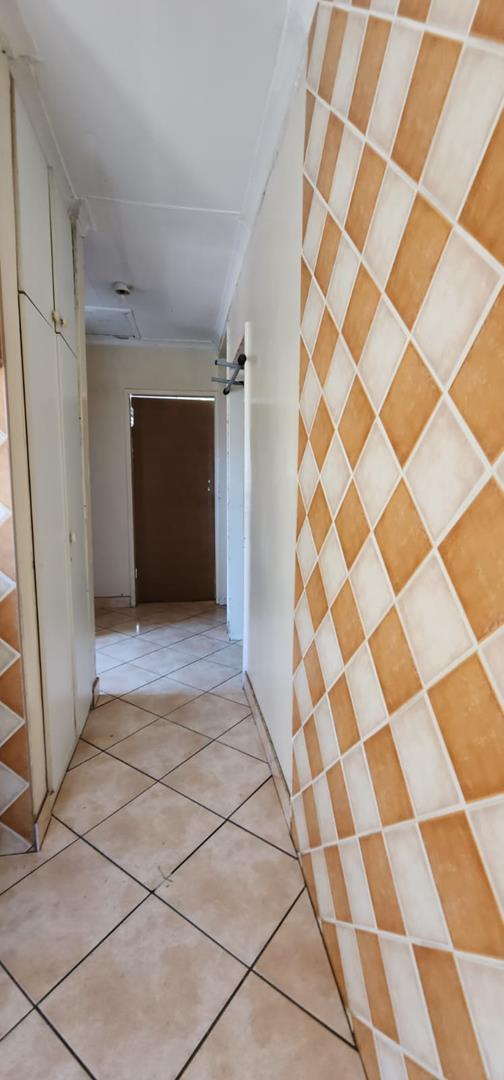 5 Bedroom Property for Sale in Eldorado Park Gauteng