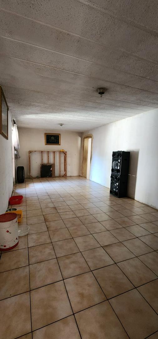 5 Bedroom Property for Sale in Eldorado Park Gauteng