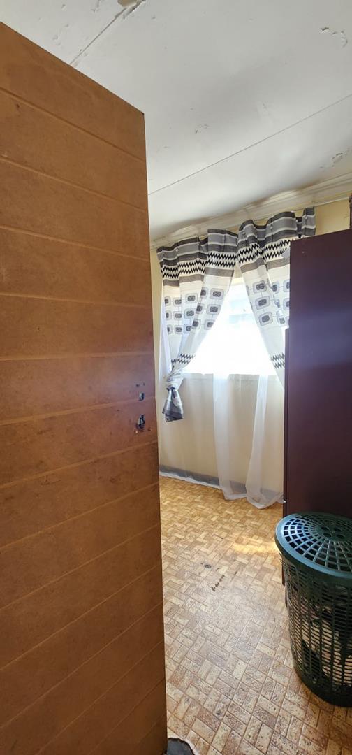 5 Bedroom Property for Sale in Eldorado Park Gauteng