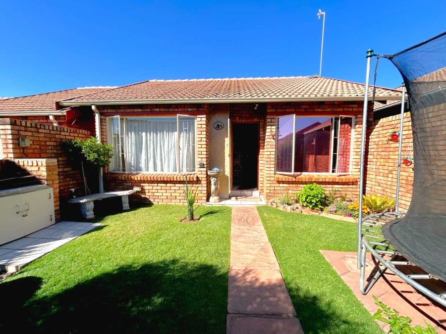 2 Bedroom Property for Sale in Dalpark Gauteng