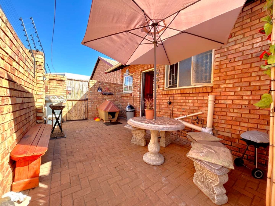2 Bedroom Property for Sale in Dalpark Gauteng
