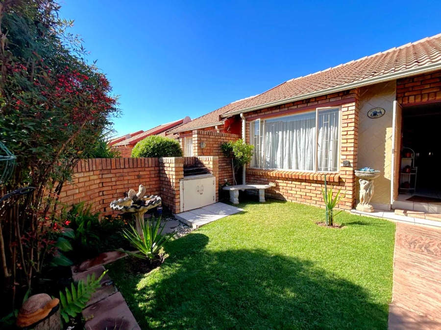 2 Bedroom Property for Sale in Dalpark Gauteng