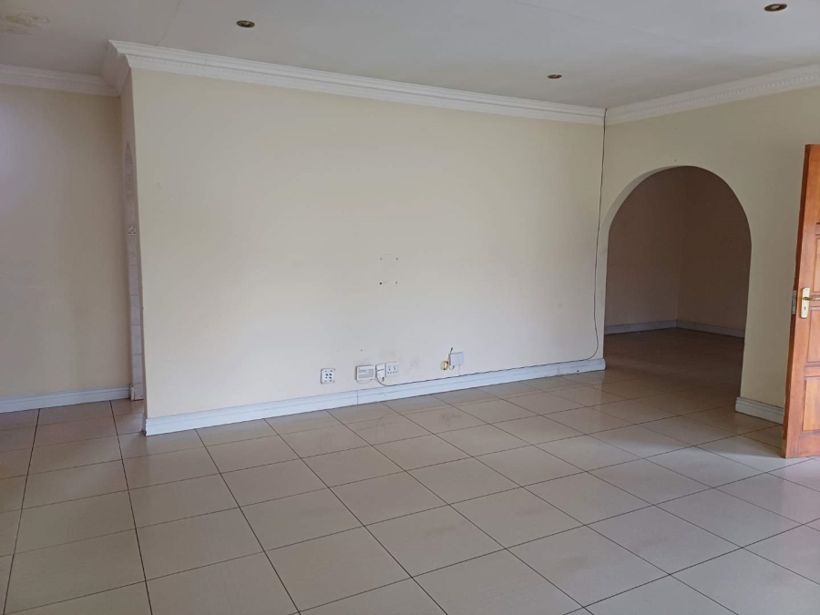 4 Bedroom Property for Sale in Brackenhurst Gauteng