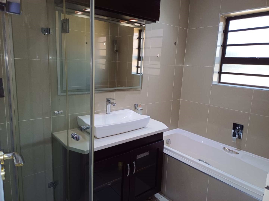 4 Bedroom Property for Sale in Brackenhurst Gauteng