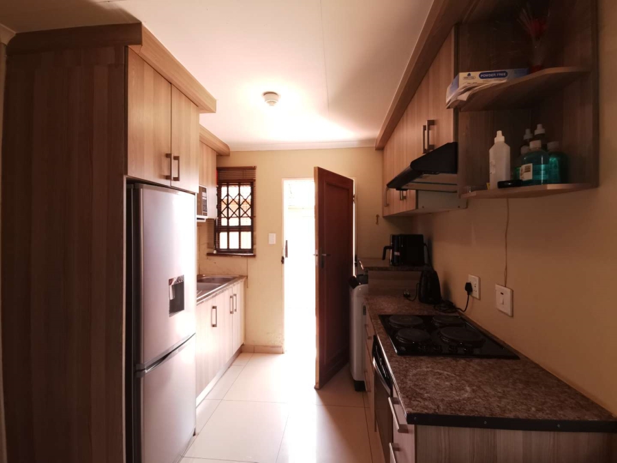 5 Bedroom Property for Sale in Protea Glen Gauteng