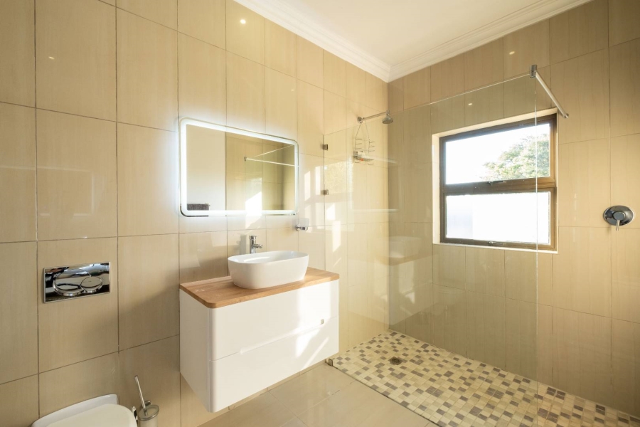 5 Bedroom Property for Sale in Bryanston Gauteng