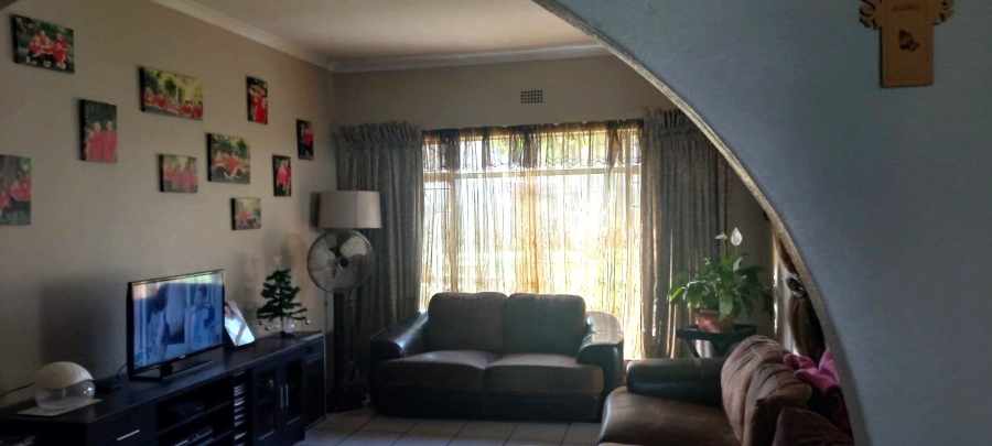 3 Bedroom Property for Sale in Brackendowns Gauteng