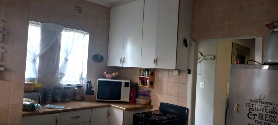3 Bedroom Property for Sale in Brackendowns Gauteng