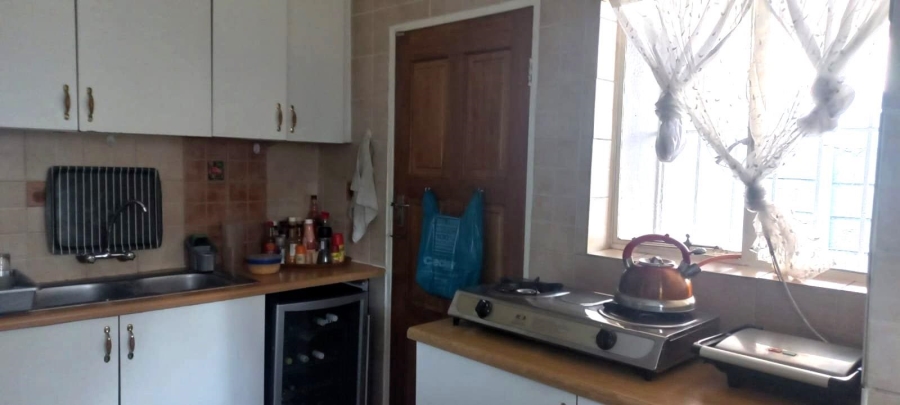 3 Bedroom Property for Sale in Brackendowns Gauteng