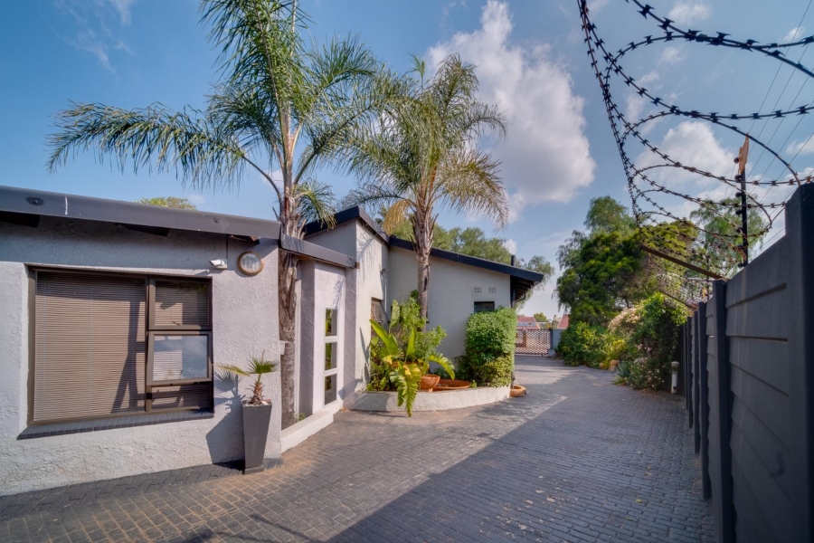 4 Bedroom Property for Sale in Brackenhurst Gauteng