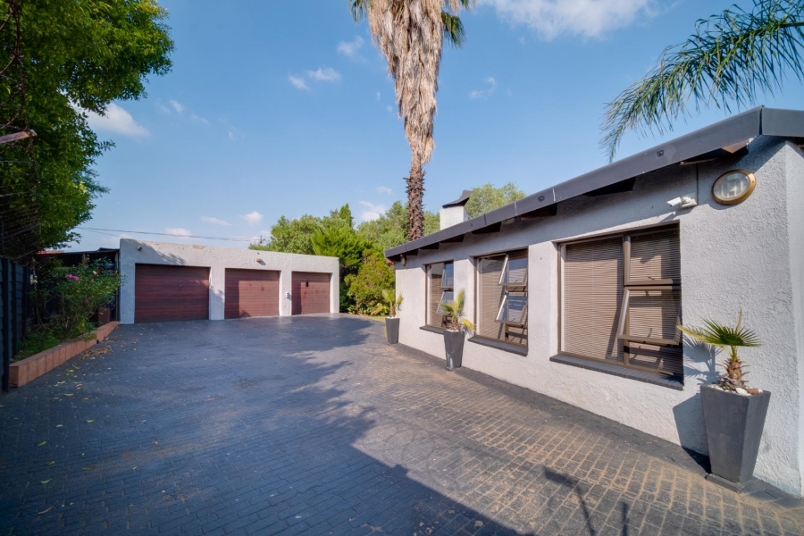 4 Bedroom Property for Sale in Brackenhurst Gauteng