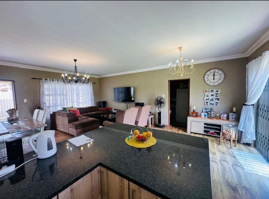 3 Bedroom Property for Sale in Verwoerdpark Gauteng