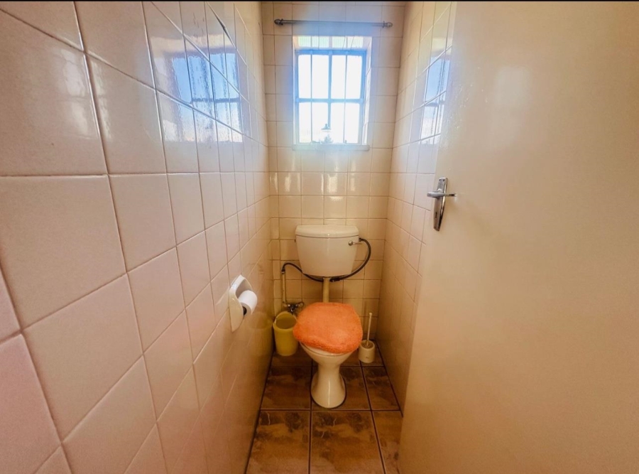 4 Bedroom Property for Sale in Verwoerdpark Gauteng