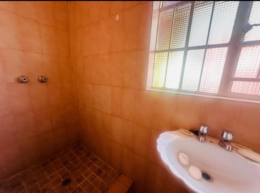 4 Bedroom Property for Sale in Verwoerdpark Gauteng