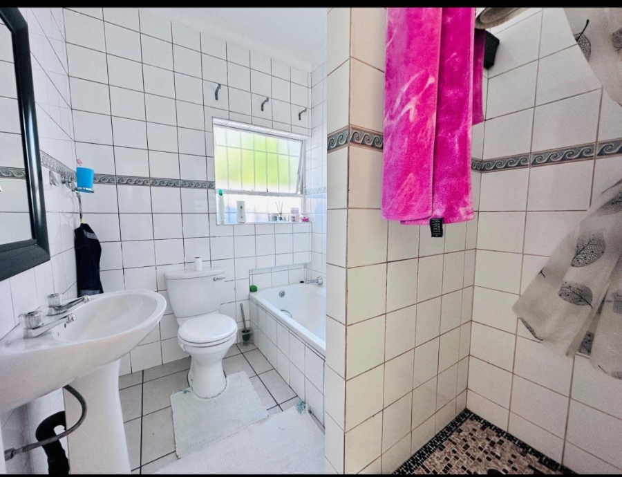 3 Bedroom Property for Sale in Verwoerdpark Gauteng