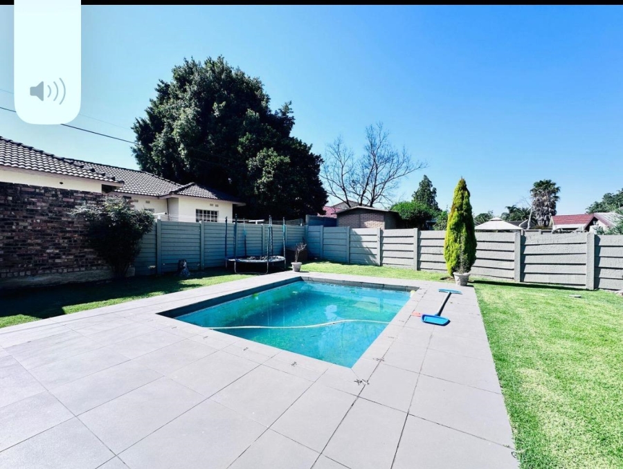 3 Bedroom Property for Sale in Verwoerdpark Gauteng