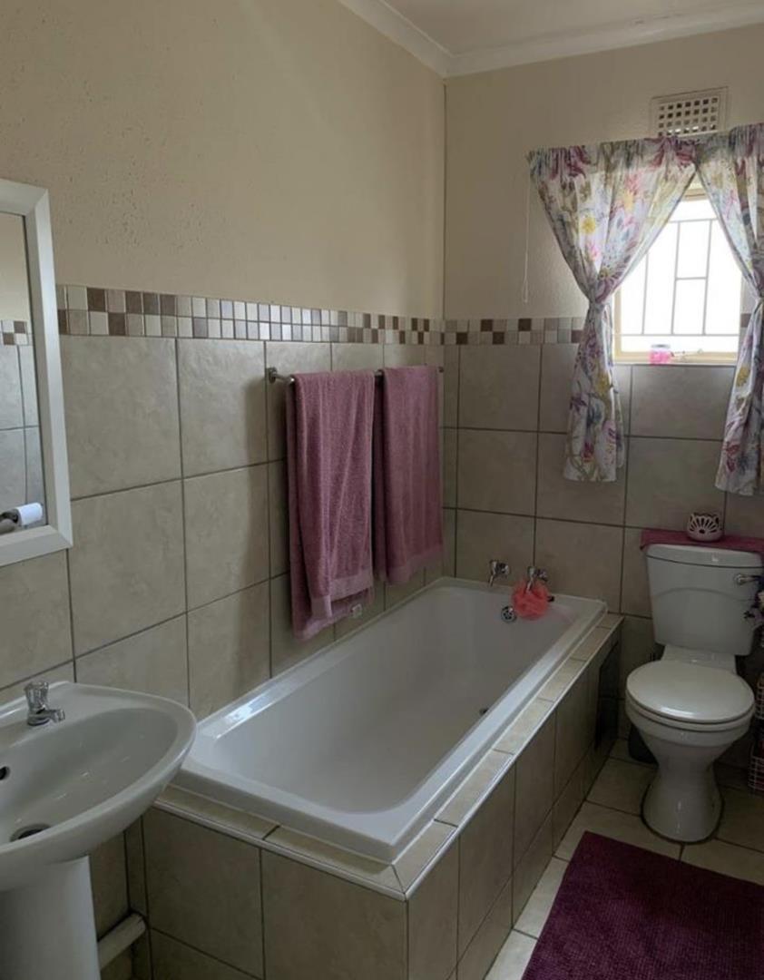 3 Bedroom Property for Sale in Albertsdal Gauteng