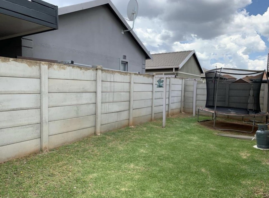 3 Bedroom Property for Sale in Albertsdal Gauteng