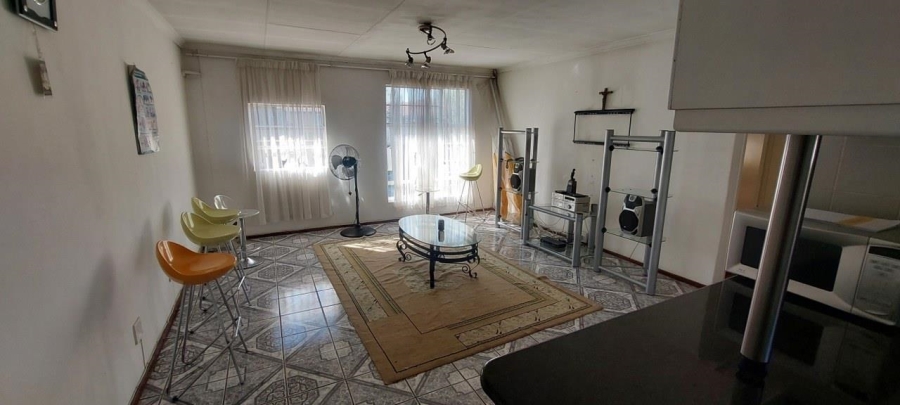 2 Bedroom Property for Sale in Verwoerdpark Gauteng