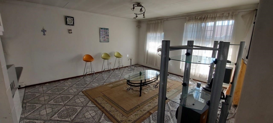 2 Bedroom Property for Sale in Verwoerdpark Gauteng