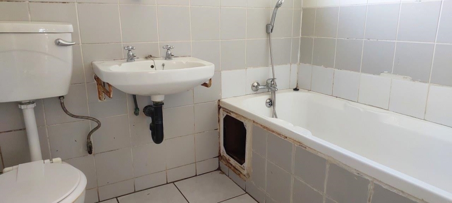 2 Bedroom Property for Sale in Verwoerdpark Gauteng