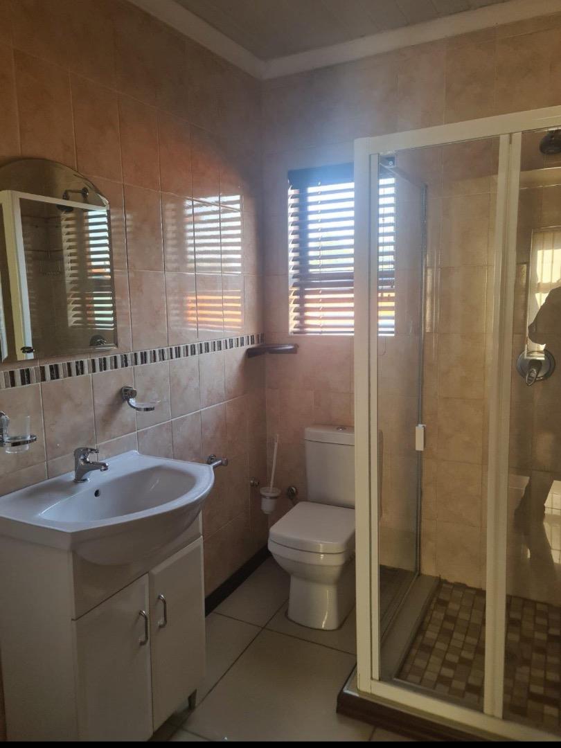To Let 3 Bedroom Property for Rent in Brackendowns Gauteng
