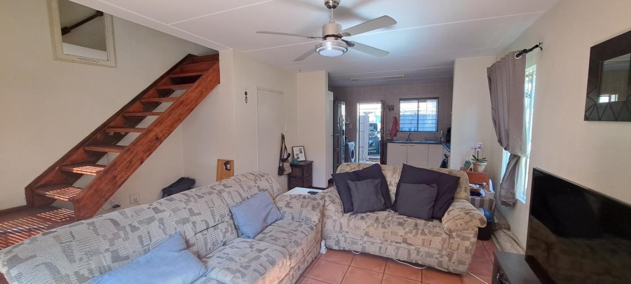 2 Bedroom Property for Sale in Sonneglans Gauteng