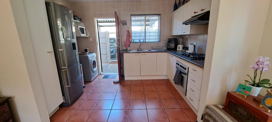 2 Bedroom Property for Sale in Sonneglans Gauteng