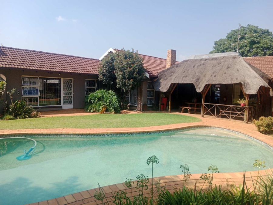 4 Bedroom Property for Sale in Brackenhurst Gauteng