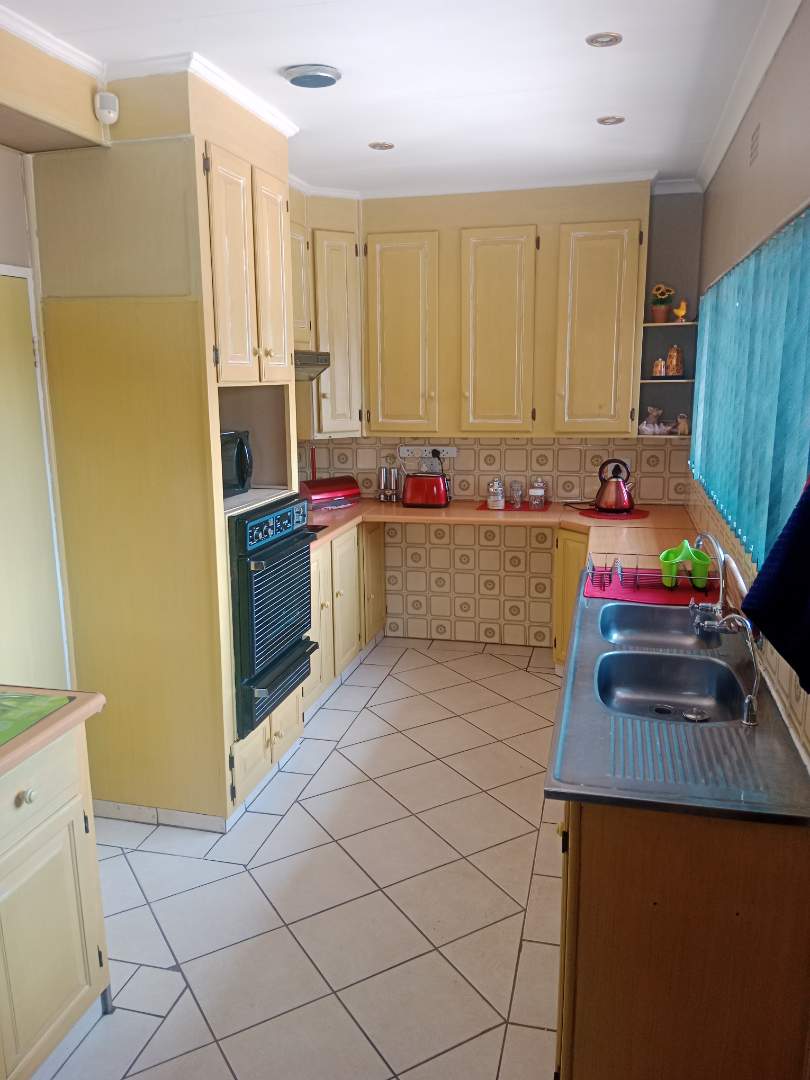 4 Bedroom Property for Sale in Brackenhurst Gauteng