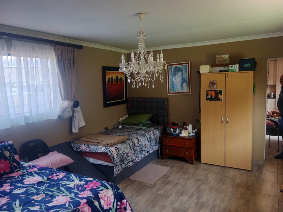 4 Bedroom Property for Sale in Brackenhurst Gauteng