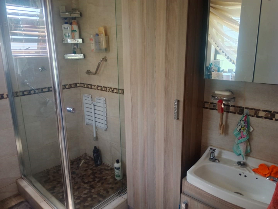 4 Bedroom Property for Sale in Brackenhurst Gauteng