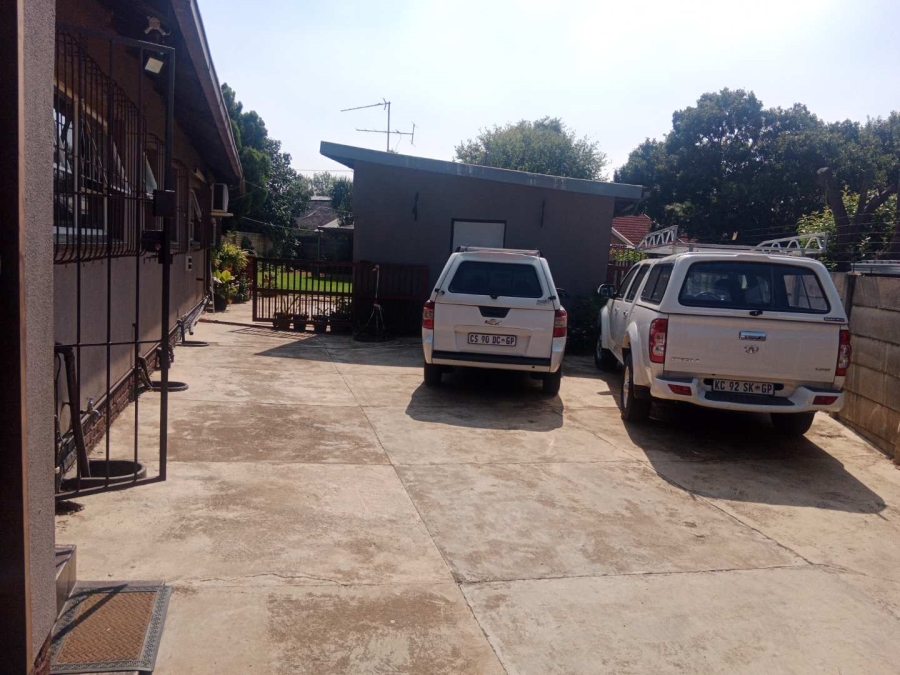 4 Bedroom Property for Sale in Brackenhurst Gauteng